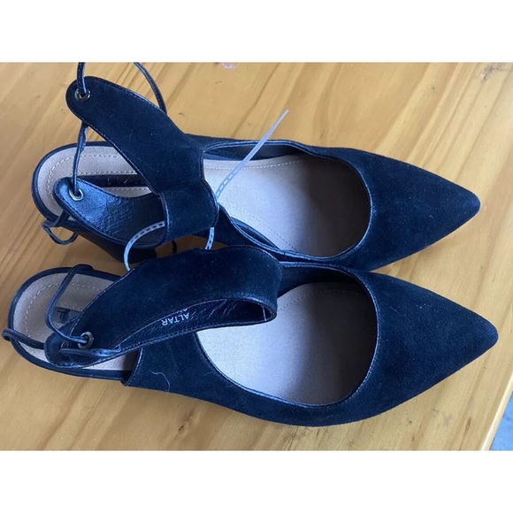 Tahari Retro heels - Picture 2 of 8